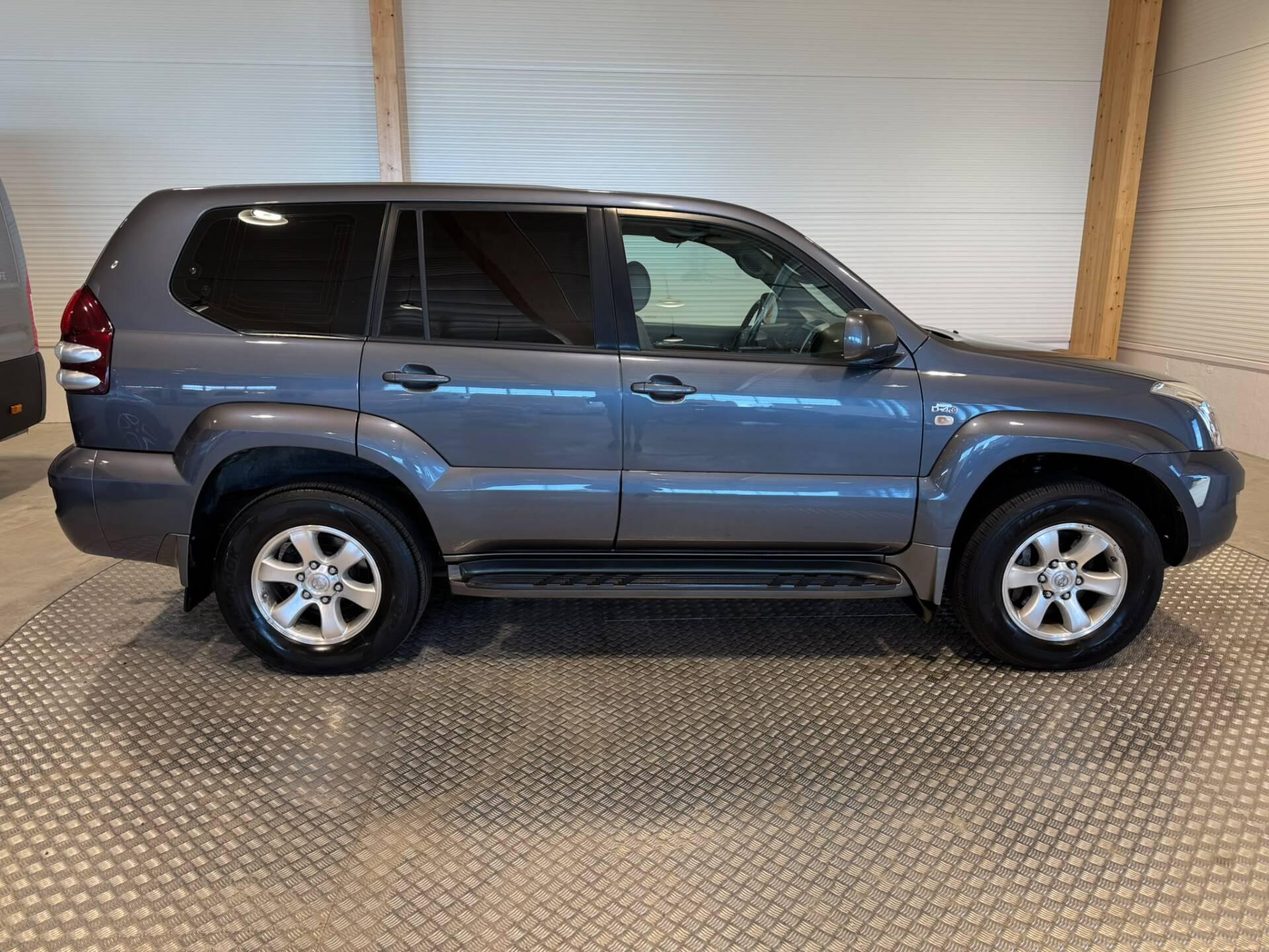 TOYOTA Land Cruiser 2005