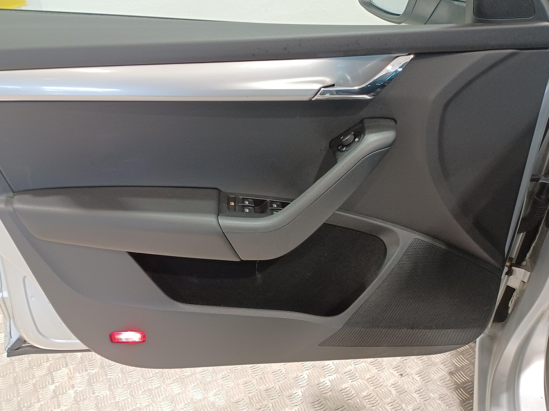 SKODA Octavia 2015