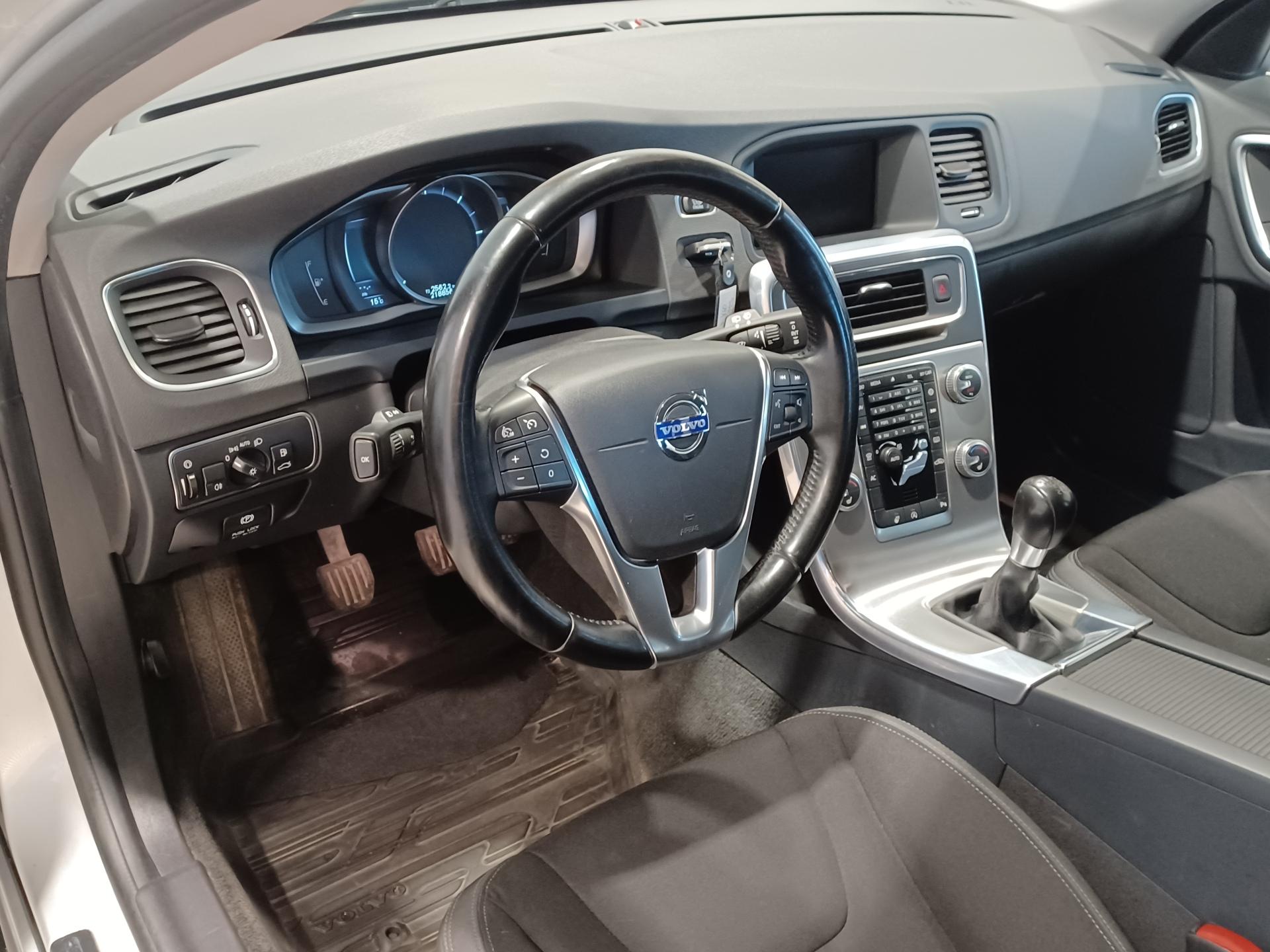 VOLVO V60 2014