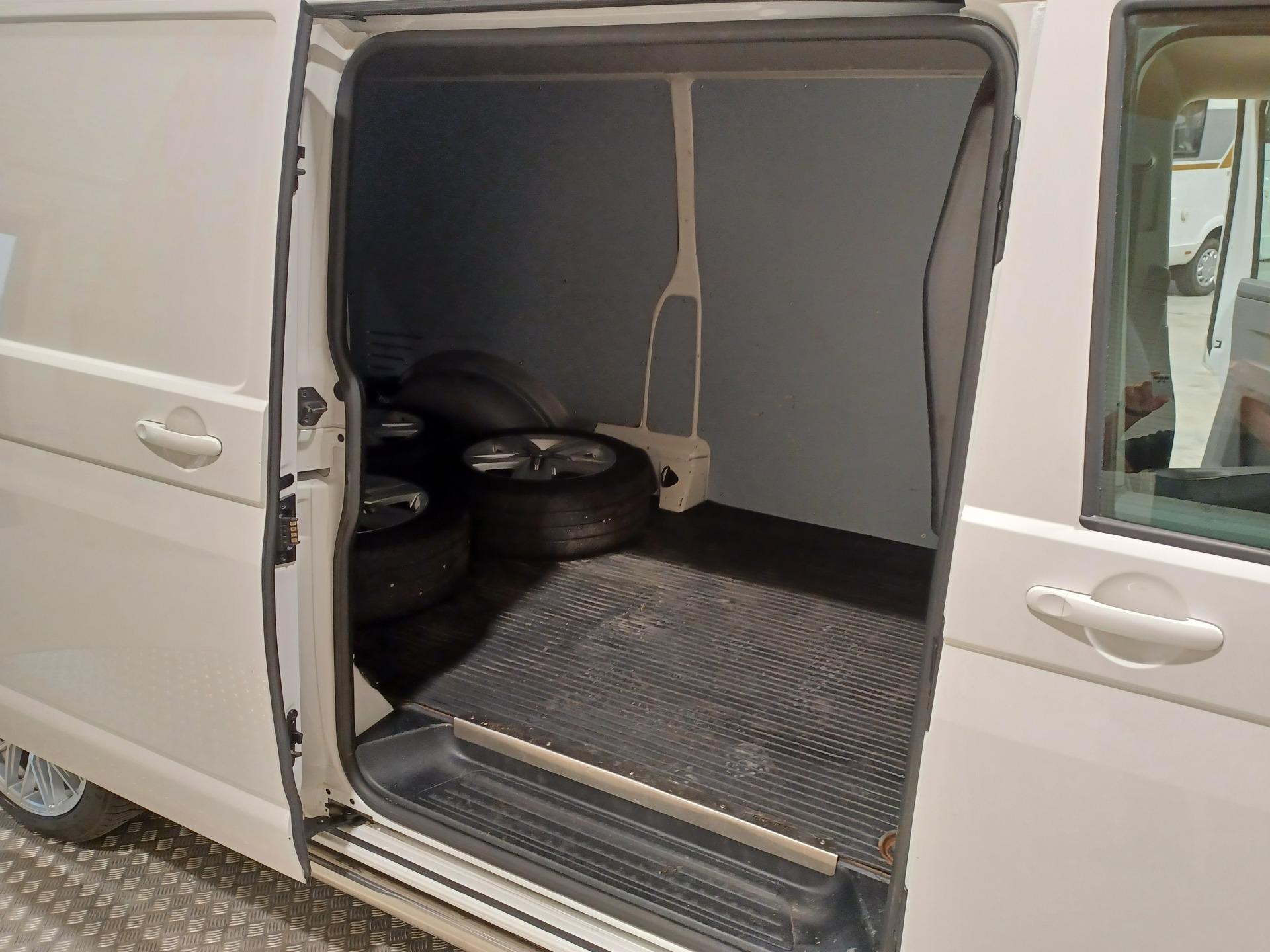 VOLKSWAGEN Transporter 2021