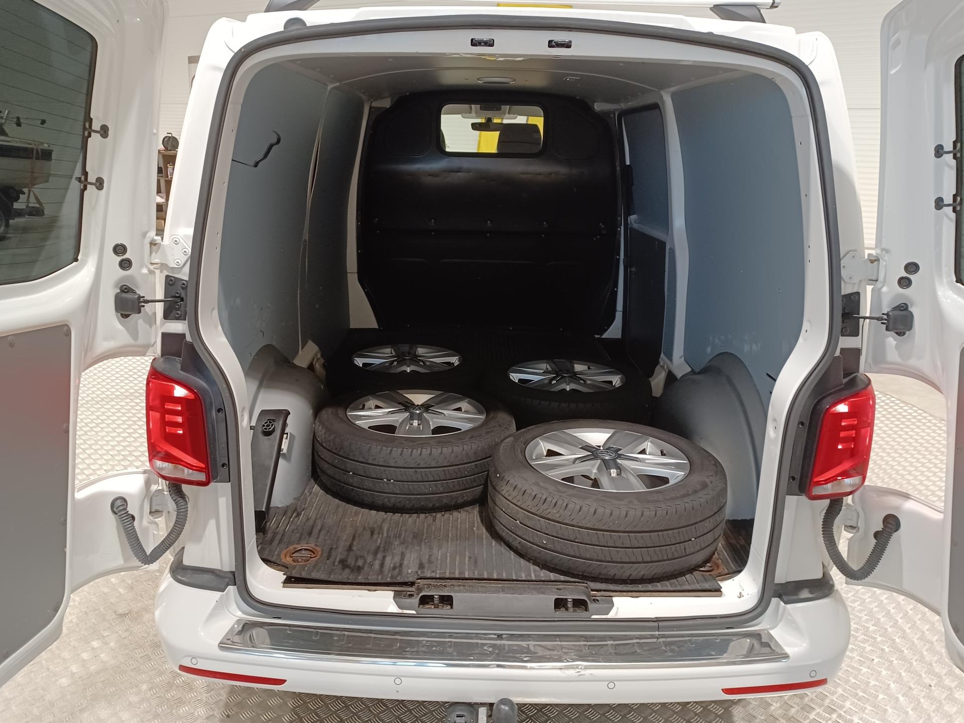 VOLKSWAGEN Transporter 2021