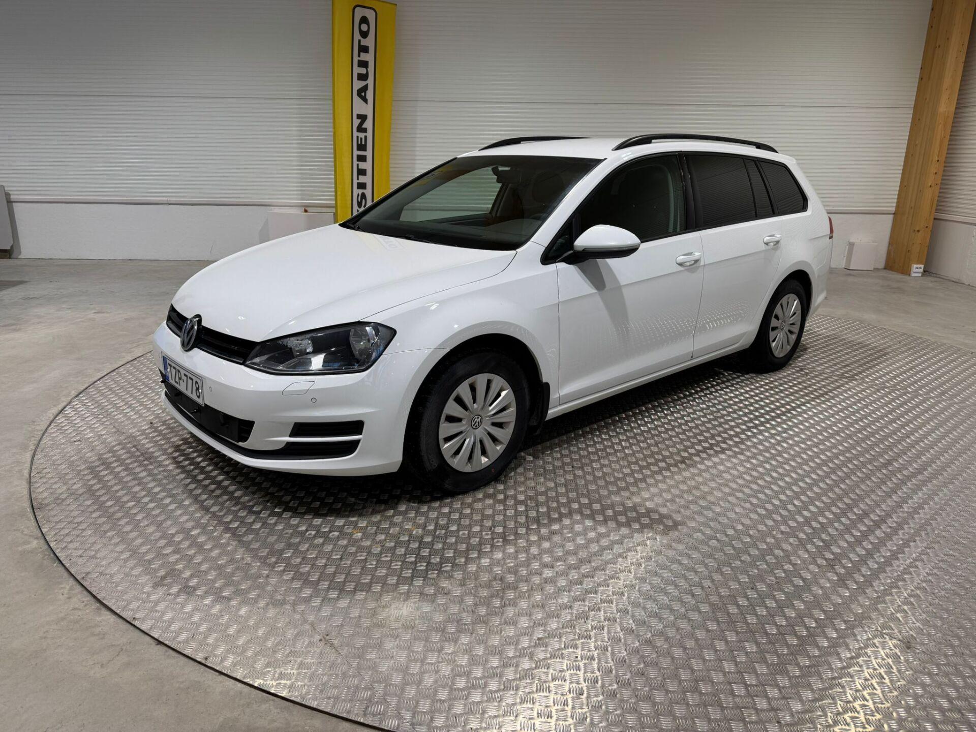 VOLKSWAGEN Golf 2015