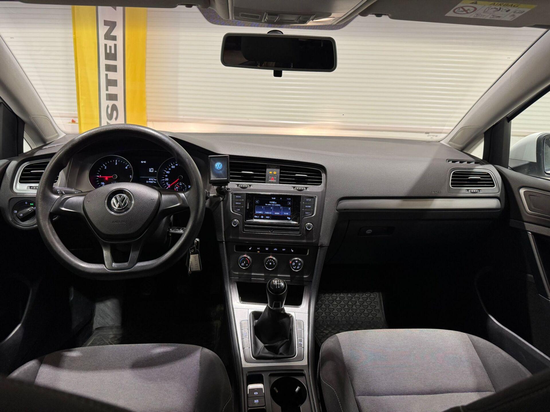 VOLKSWAGEN Golf 2015