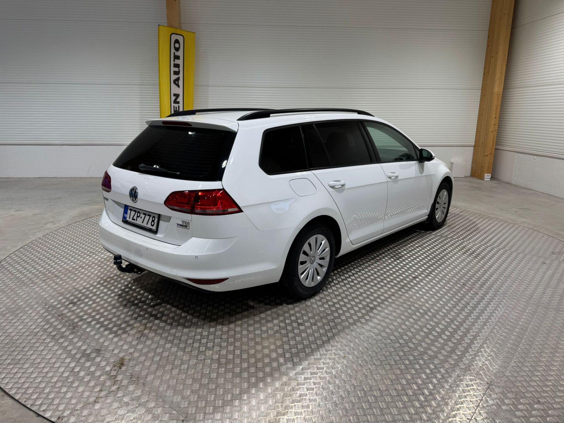 VOLKSWAGEN Golf 2015
