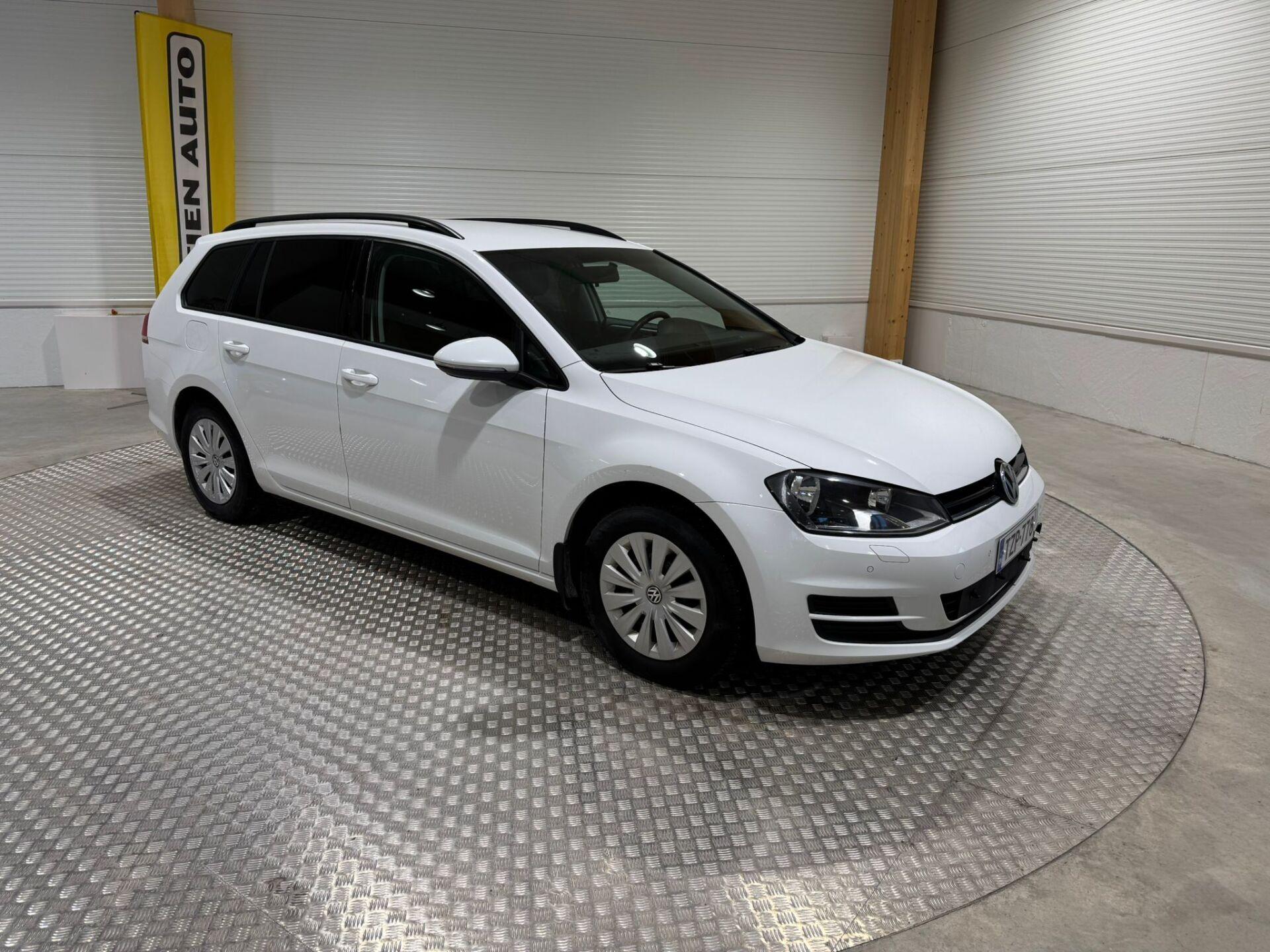 VOLKSWAGEN Golf 2015