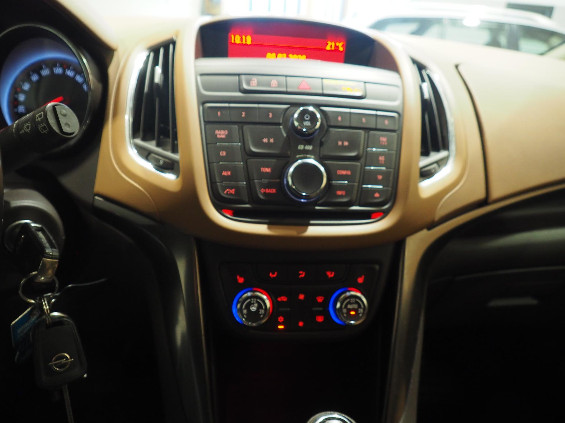 OPEL Zafira Tourer 2013