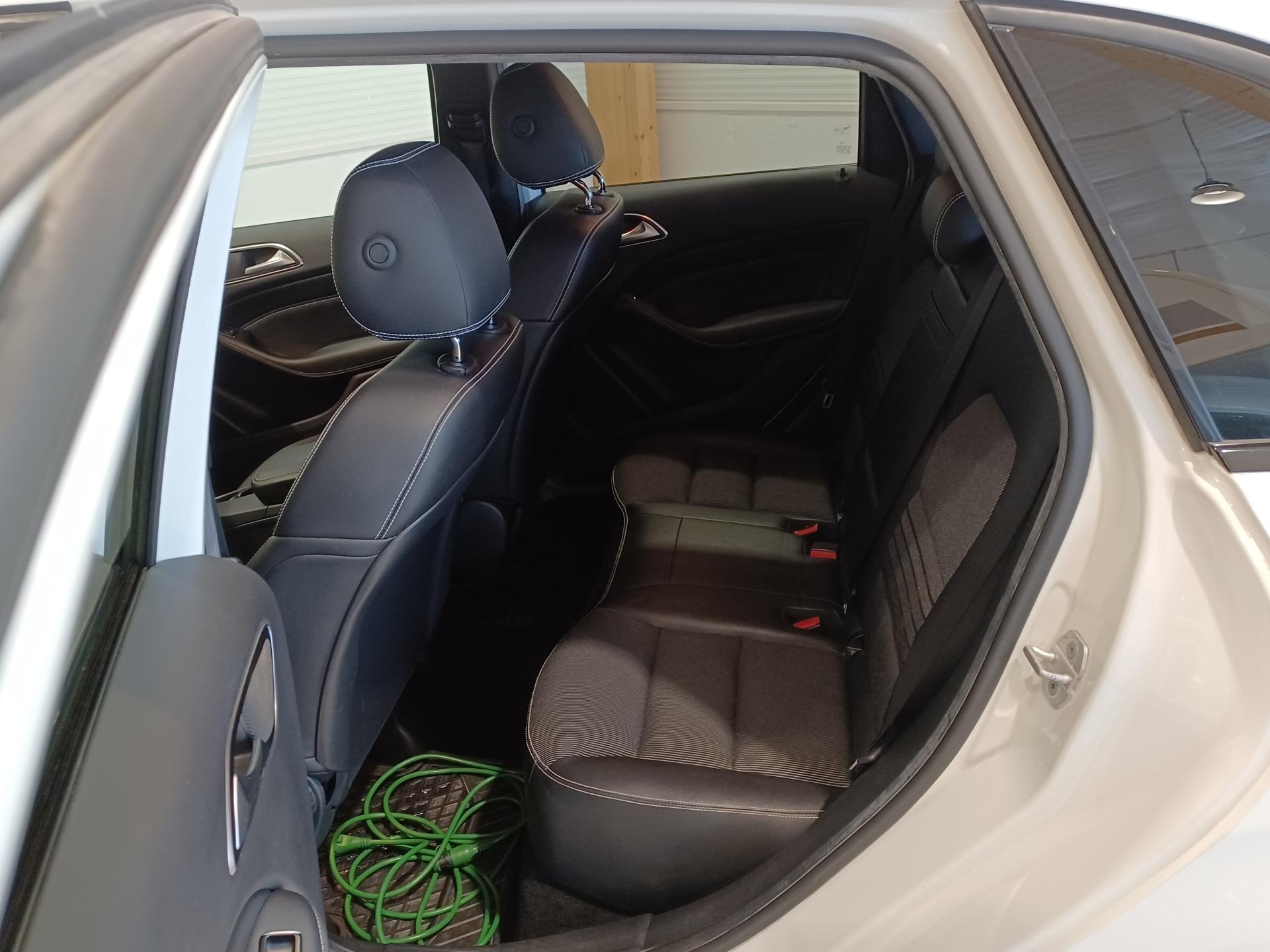 MERCEDES-BENZ B 2015