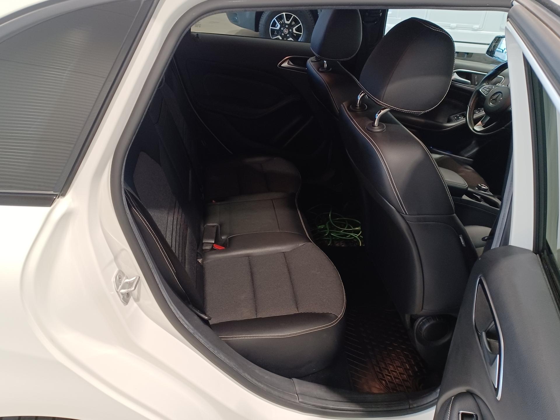 MERCEDES-BENZ B 2015