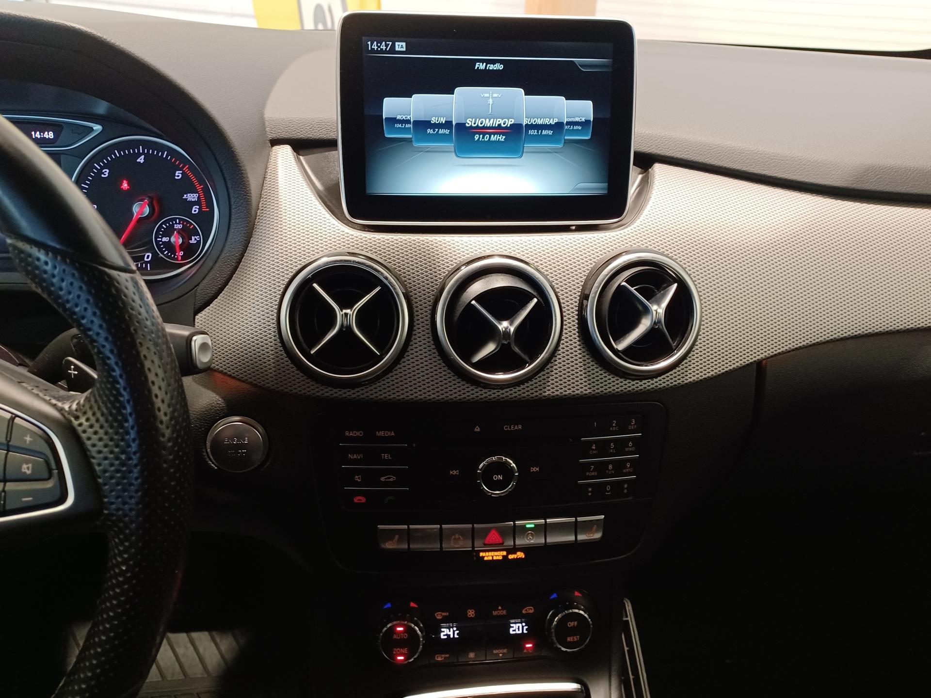 MERCEDES-BENZ B 2015