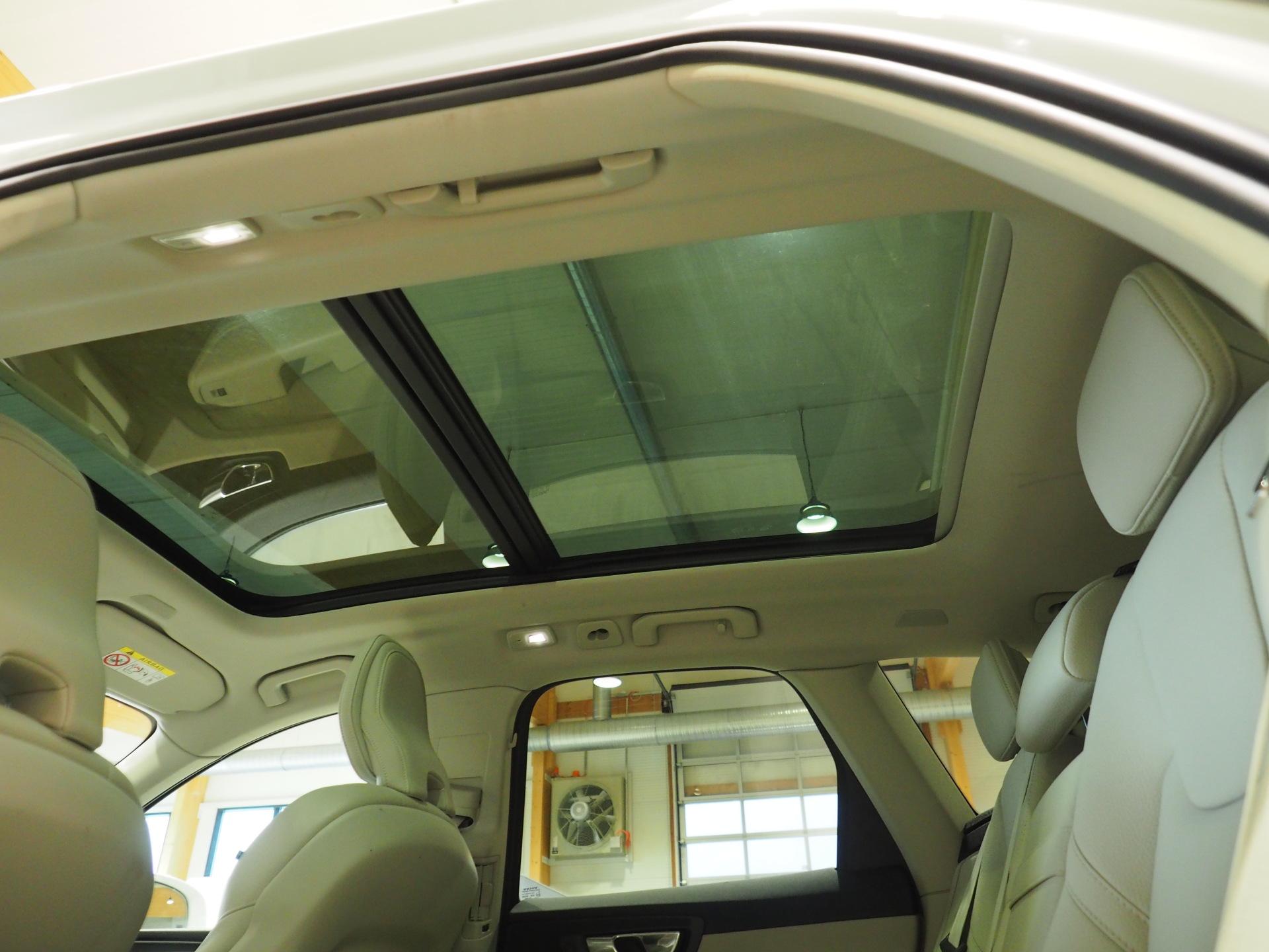 VOLVO XC60 2022
