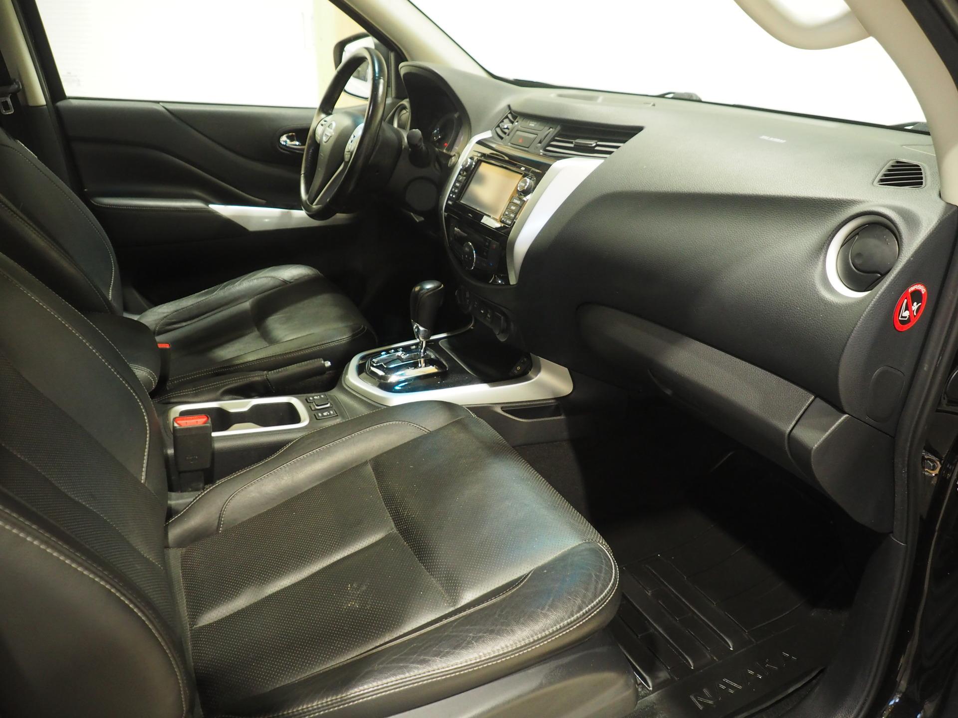 NISSAN Navara 2019