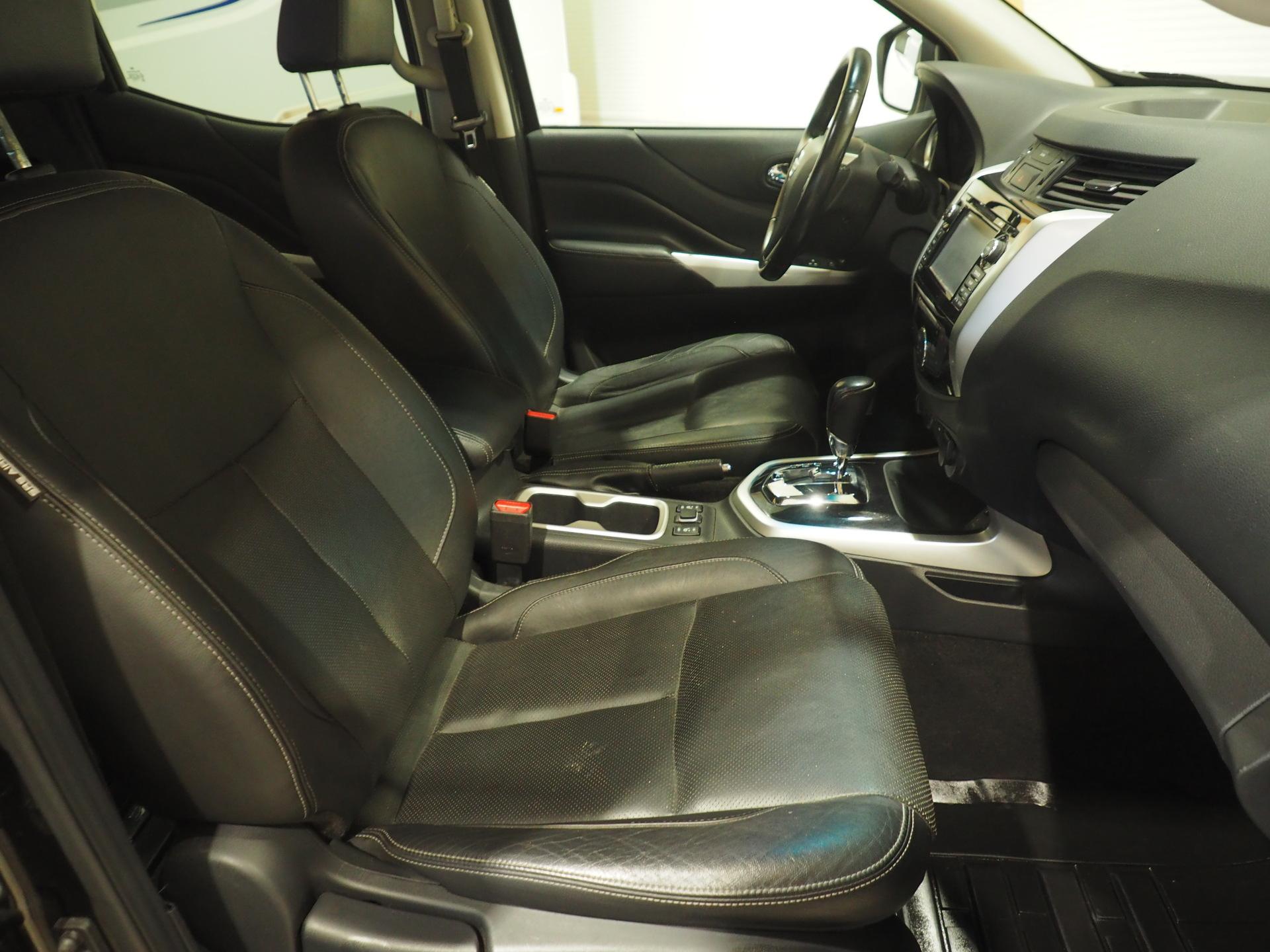 NISSAN Navara 2019