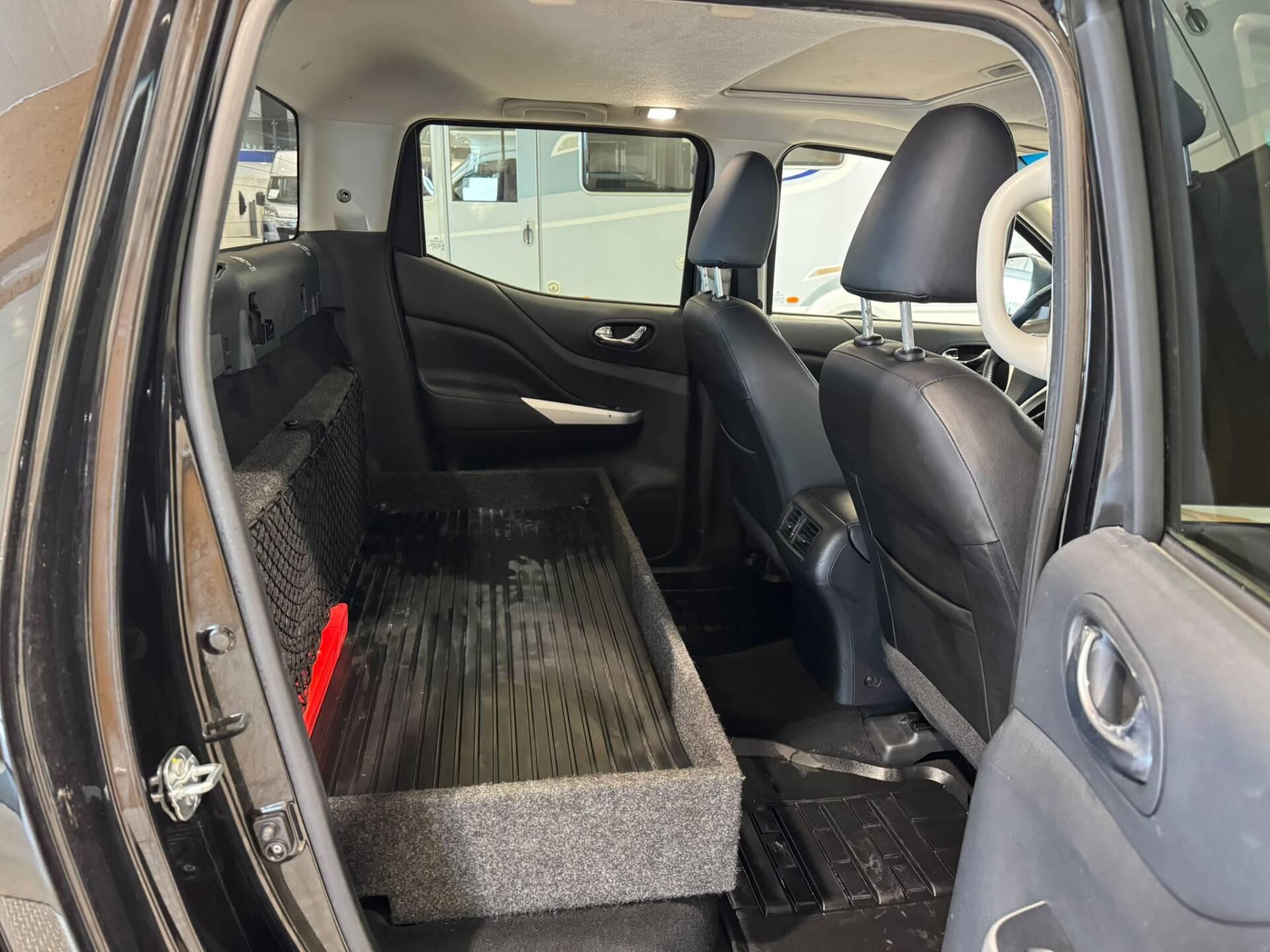 NISSAN Navara 2019