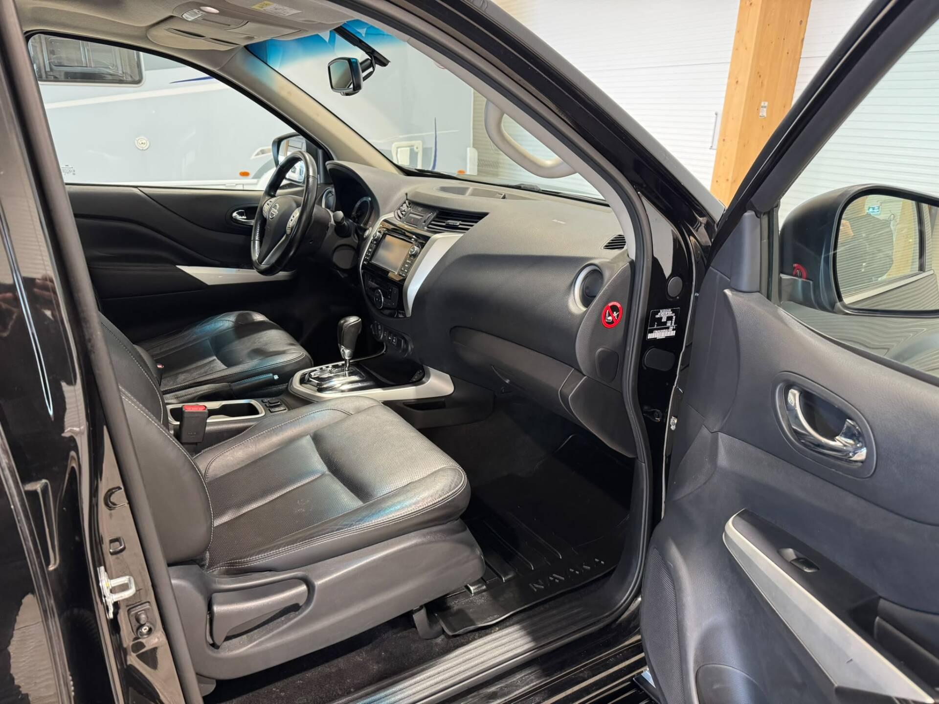 NISSAN Navara 2019