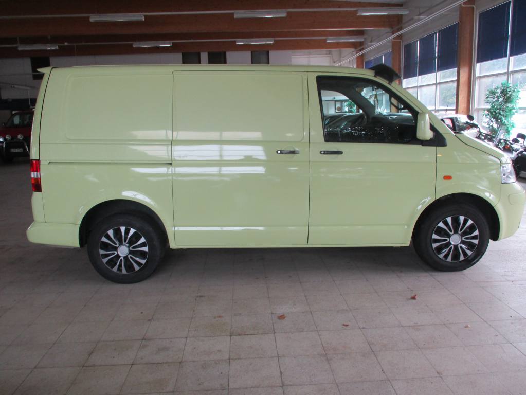 VOLKSWAGEN Transporter 2004