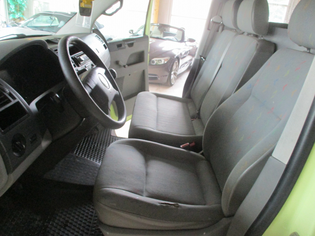 VOLKSWAGEN Transporter 2004