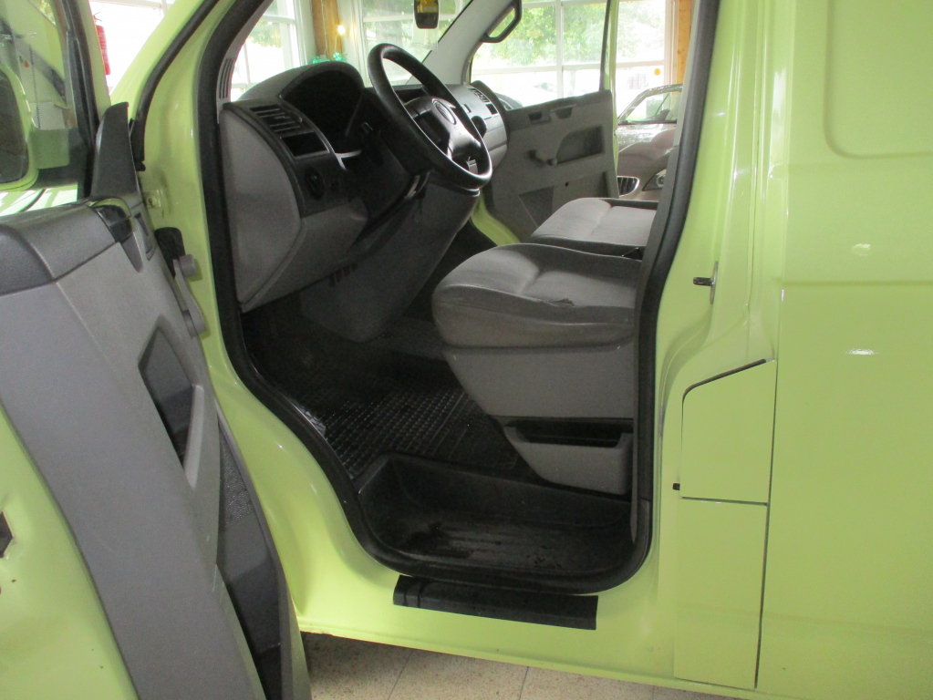 VOLKSWAGEN Transporter 2004