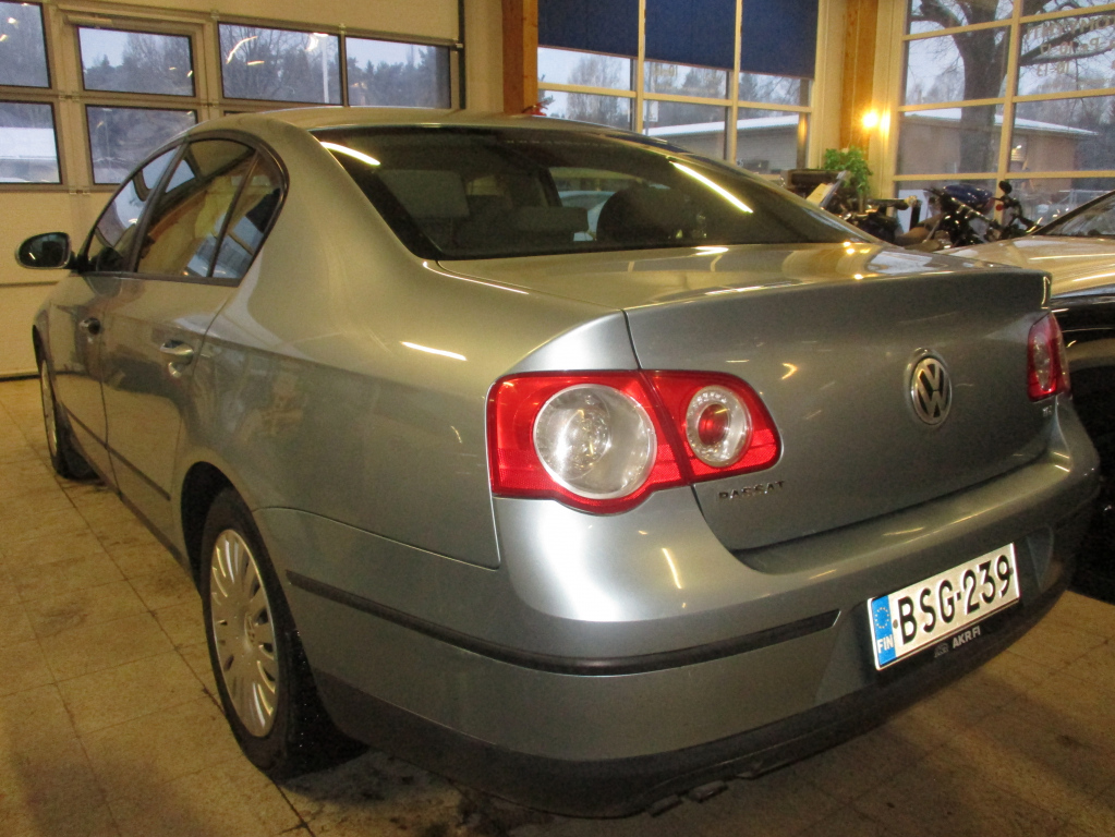 VOLKSWAGEN Passat 2006