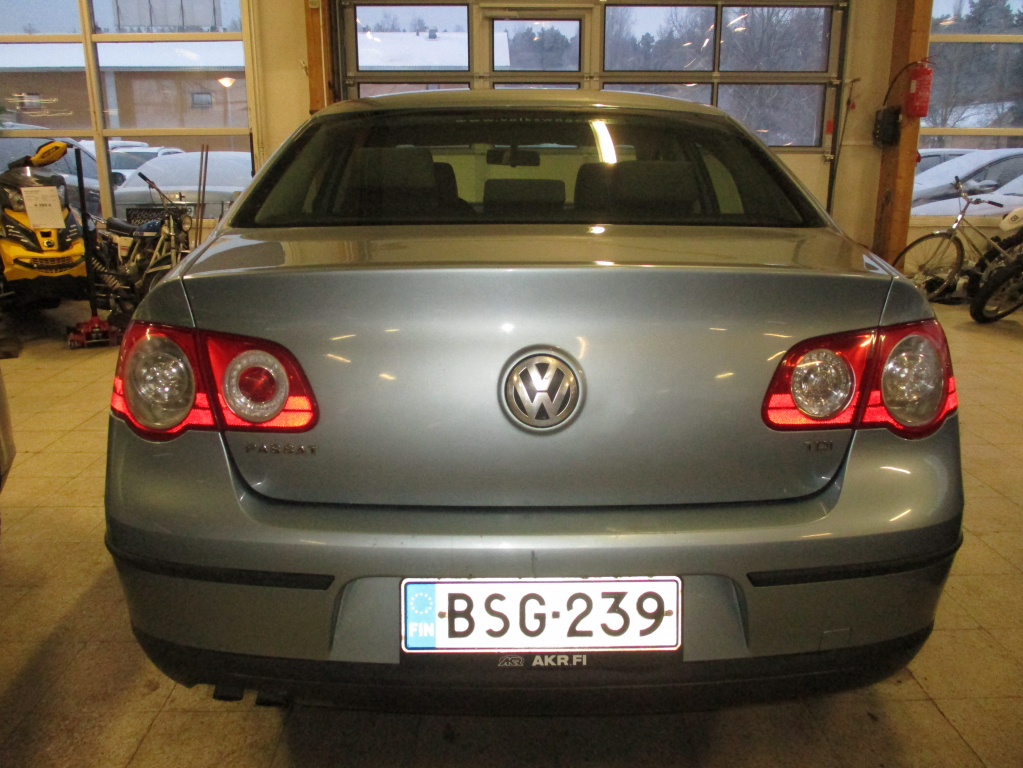 VOLKSWAGEN Passat 2006