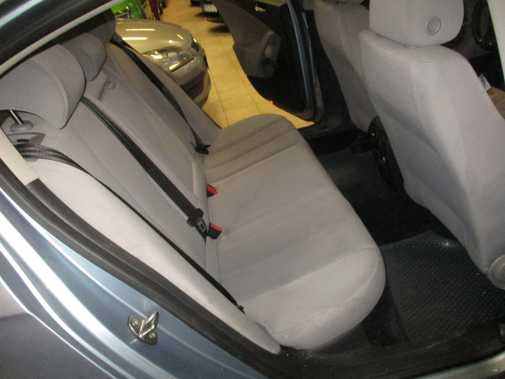 VOLKSWAGEN Passat 2006