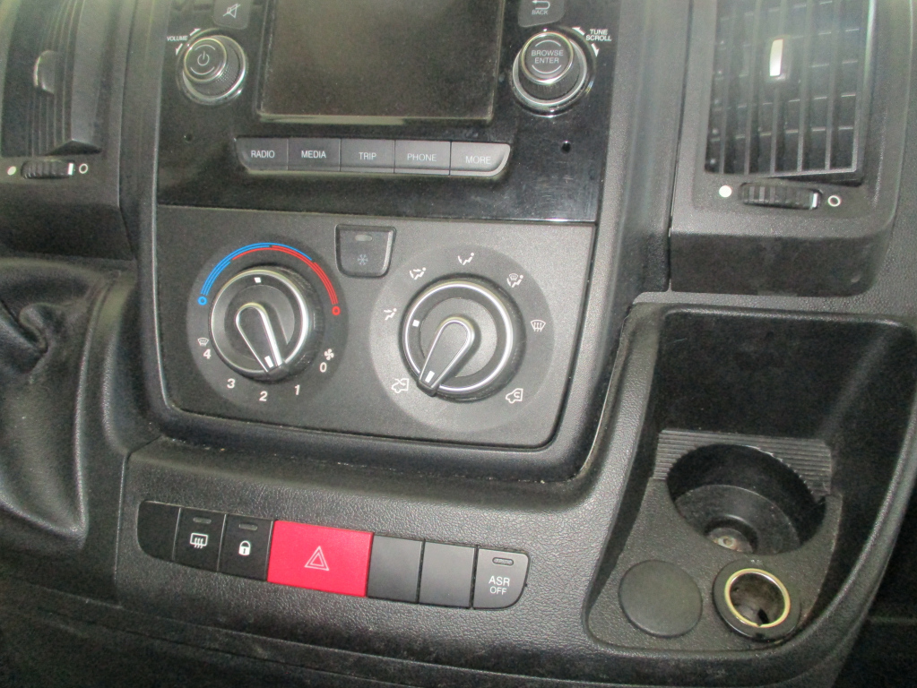 PEUGEOT Boxer 2015