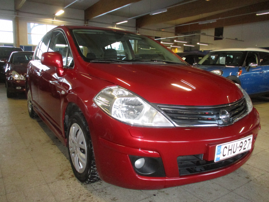 NISSAN Tiida 2010