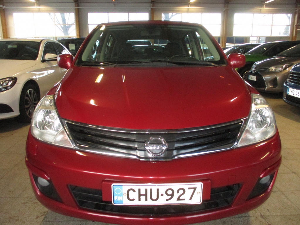 NISSAN Tiida 2010