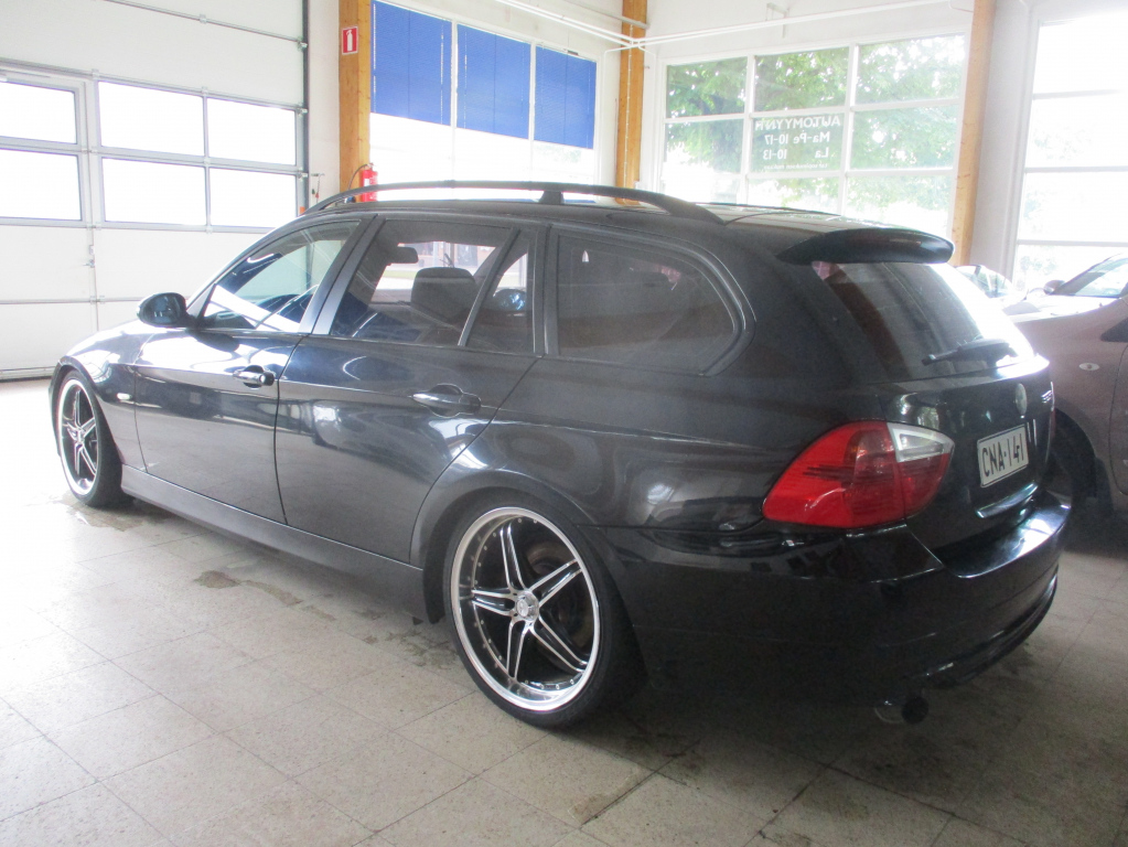 BMW 325i 2006