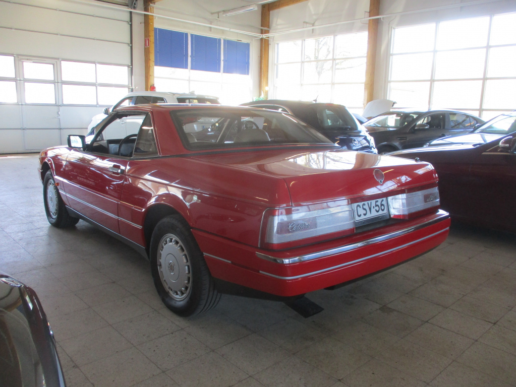 CADILLAC Allante 1988