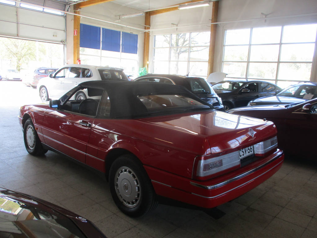 CADILLAC Allante 1988