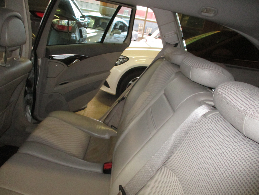 MERCEDES-BENZ E 2005