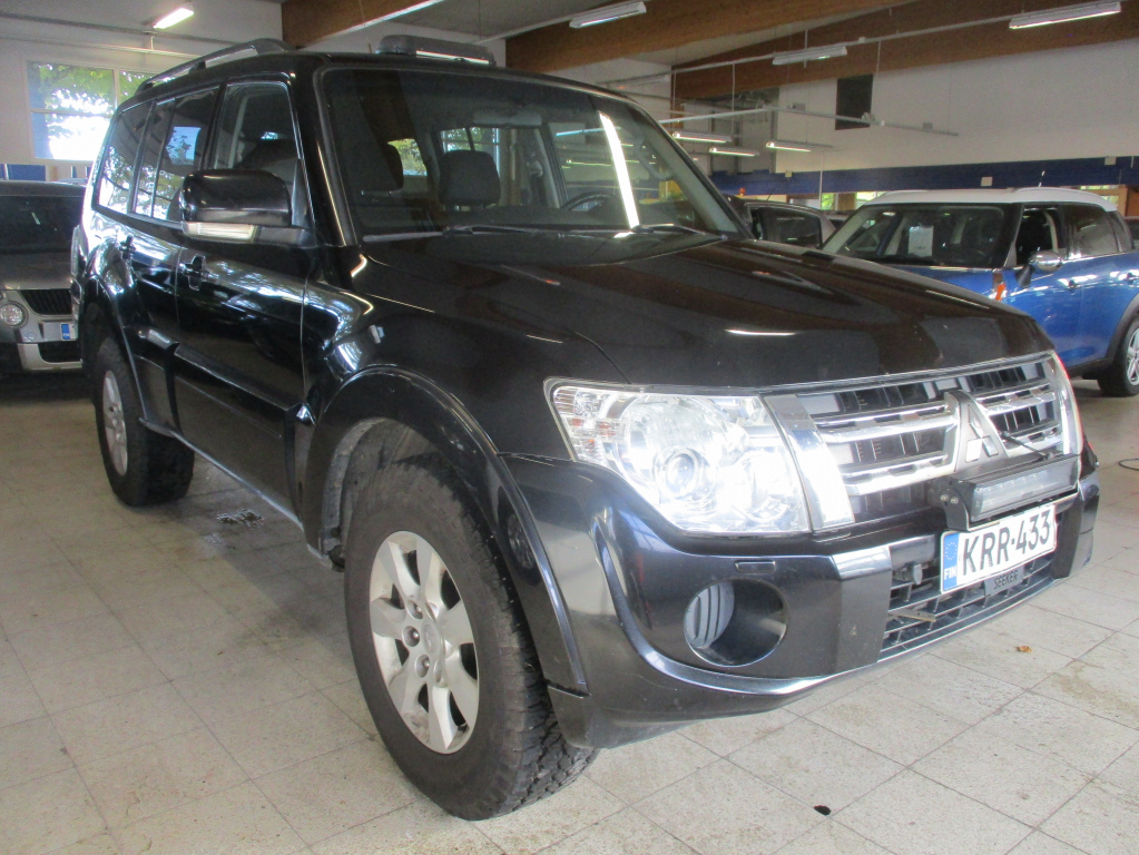 MITSUBISHI Pajero 2012