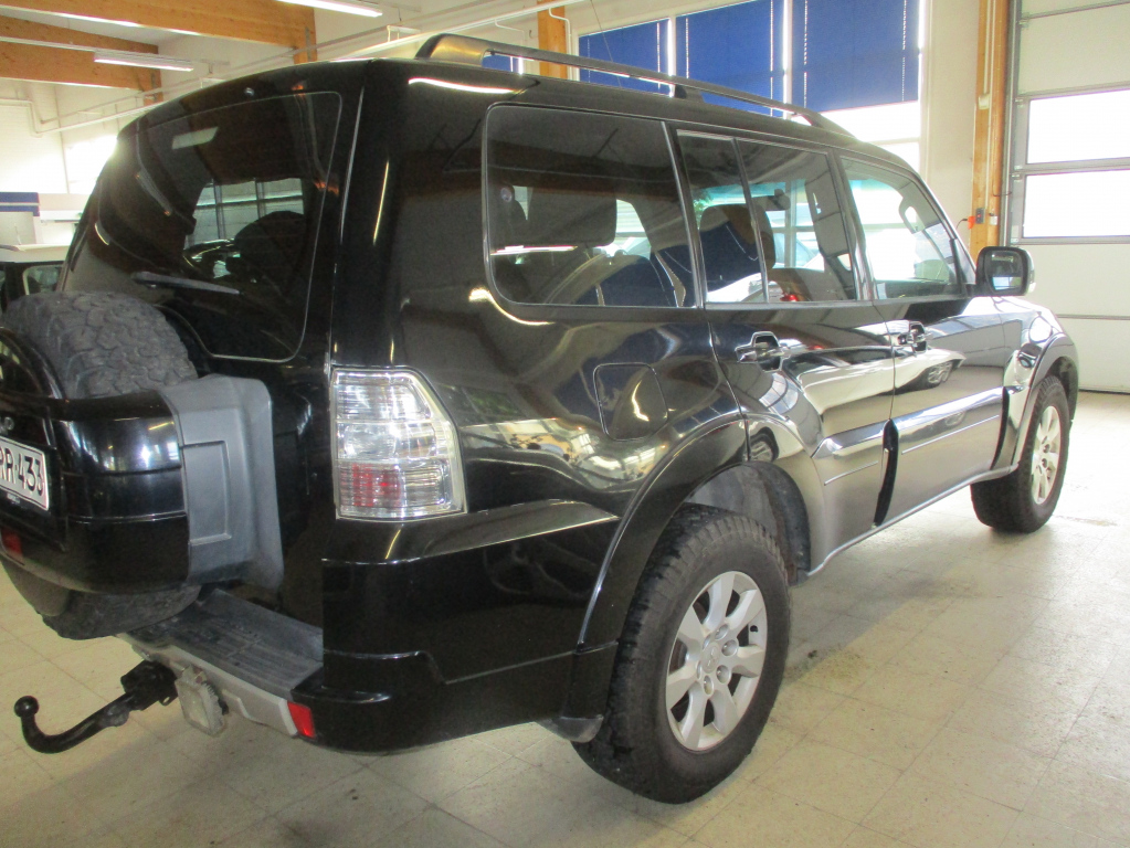 MITSUBISHI Pajero 2012