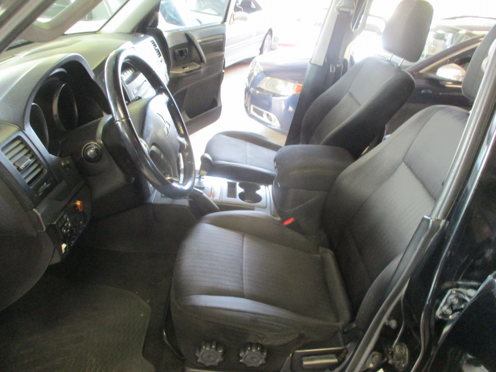 MITSUBISHI Pajero 2012