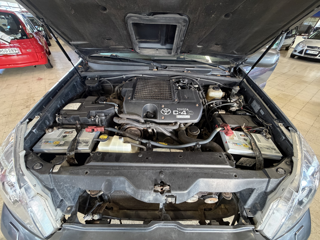 TOYOTA LAND CRUISER 2004