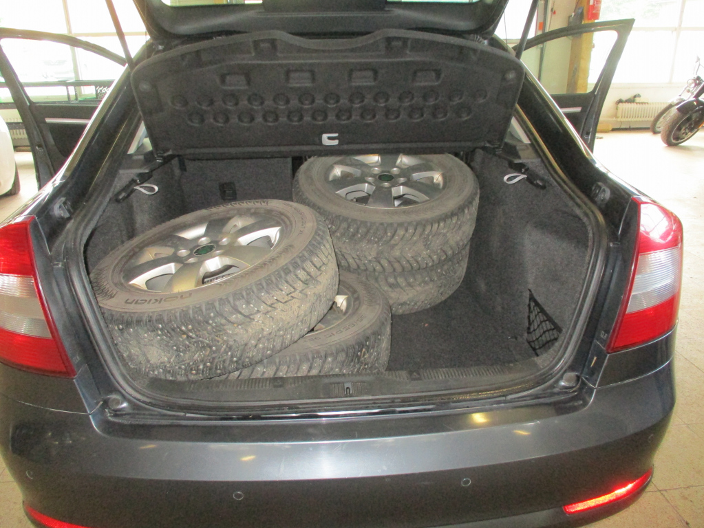 SKODA Octavia 2012