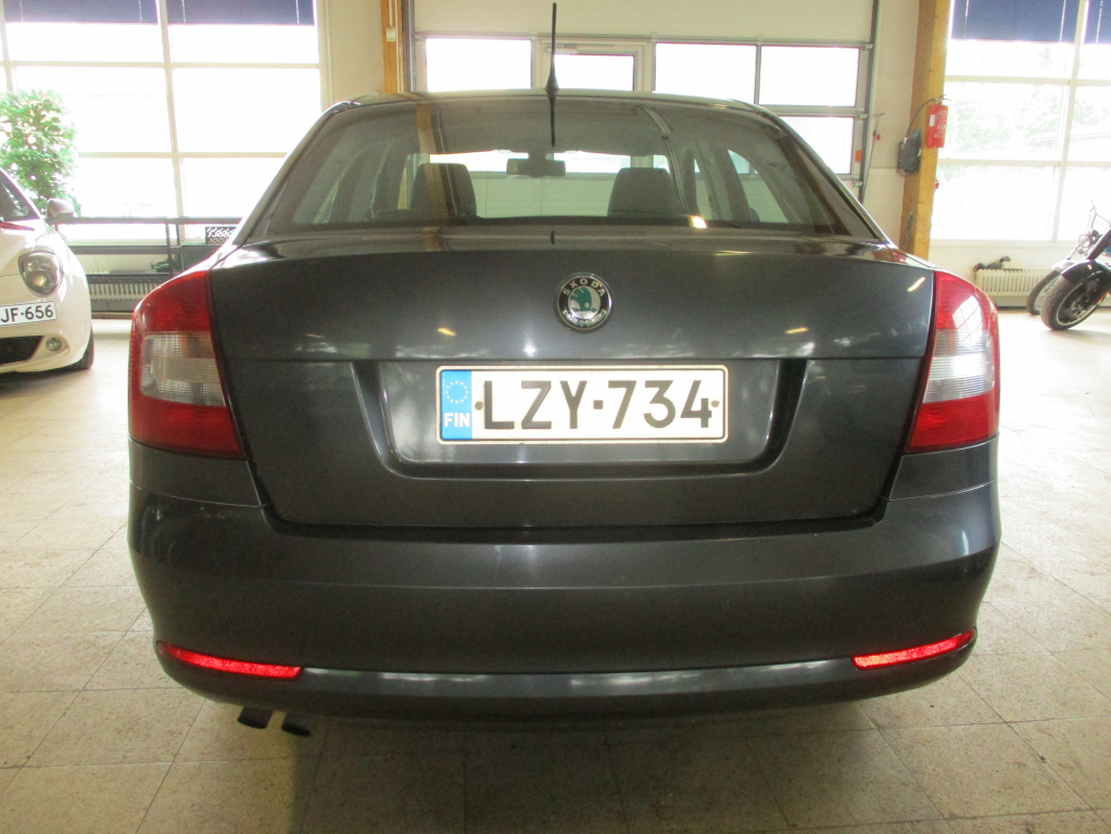 SKODA Octavia 2012