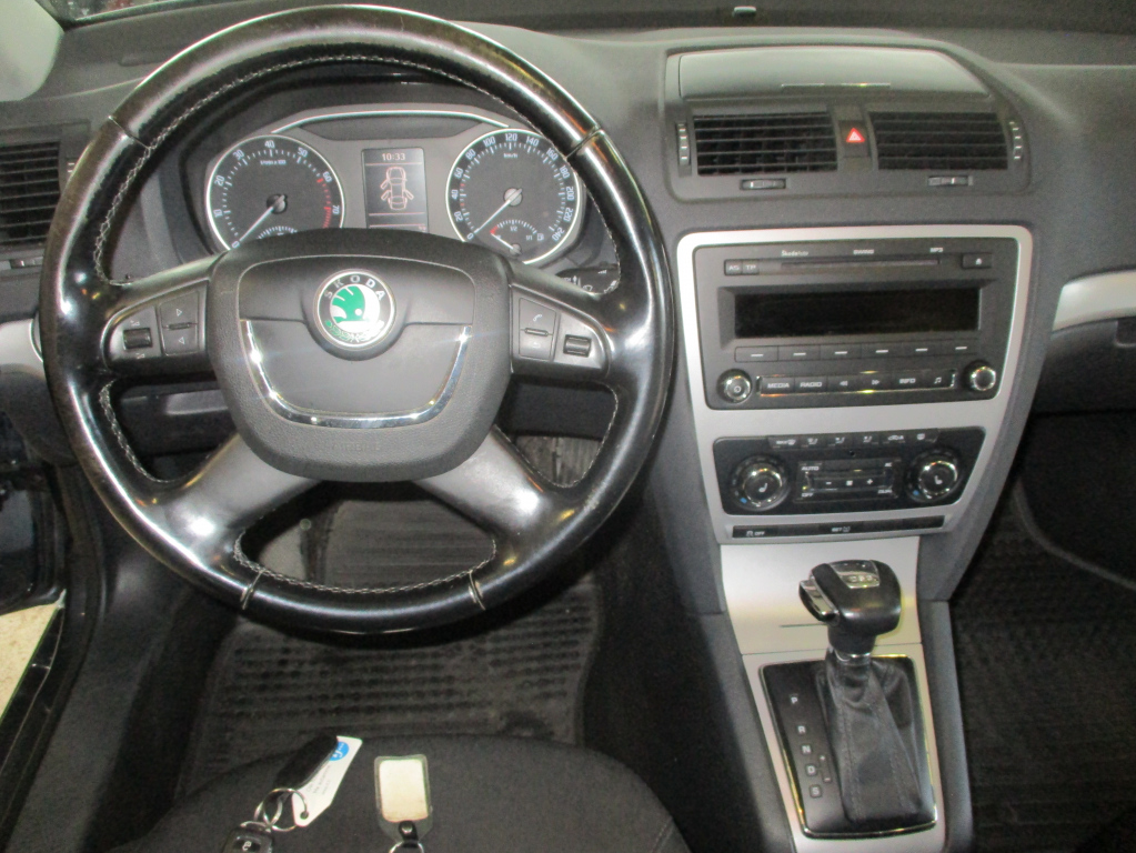 SKODA Octavia 2012