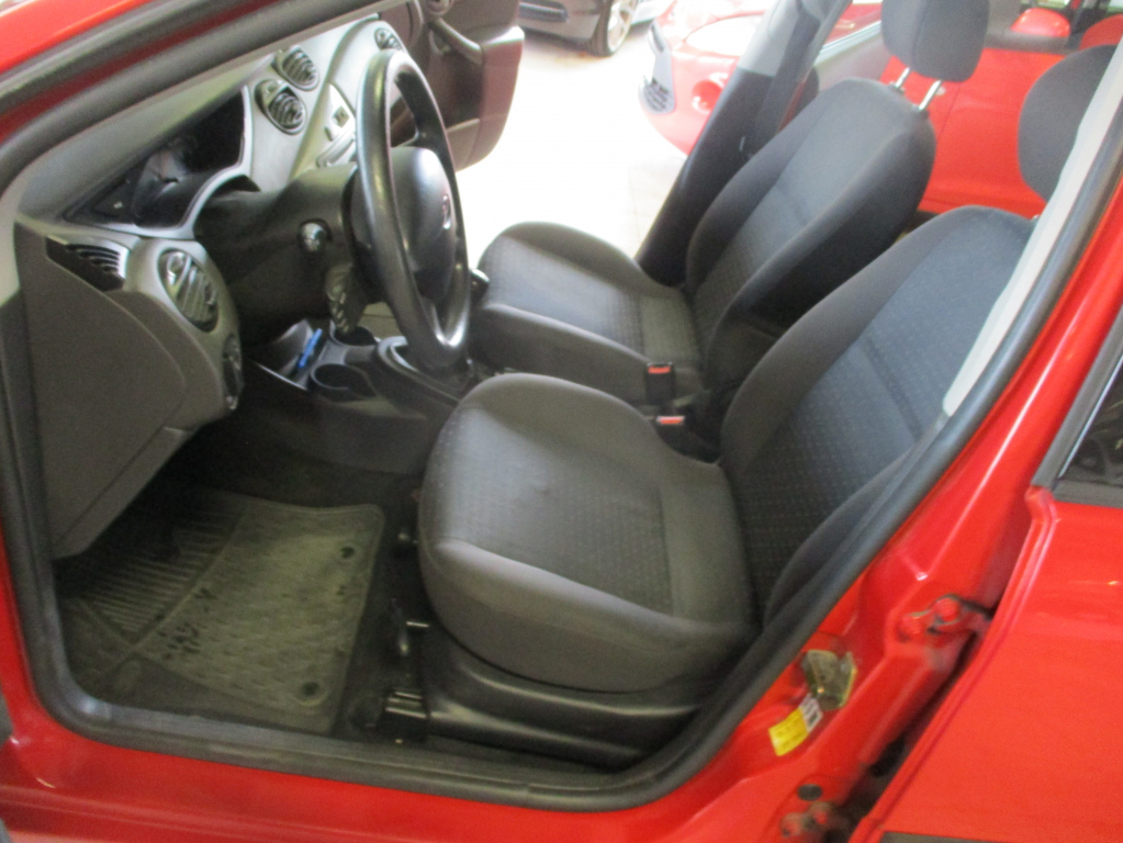 FORD FOCUS 2004
