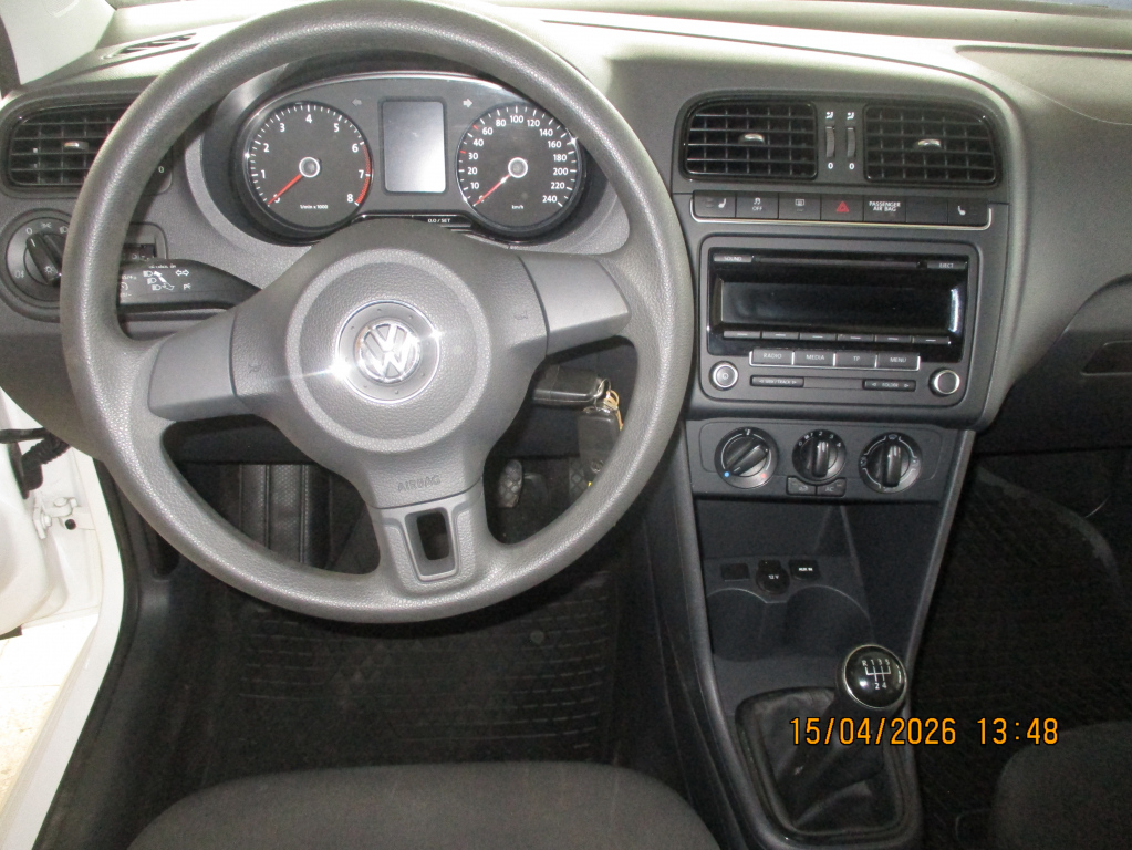 VOLKSWAGEN POLO 2014