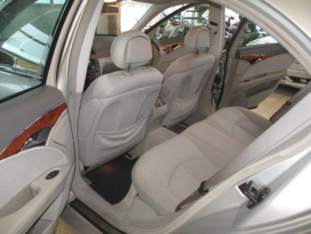 MERCEDES-BENZ E 2002