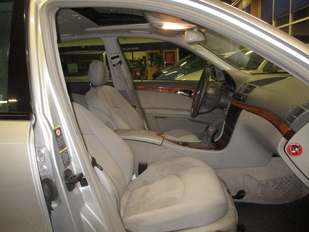 MERCEDES-BENZ E 2002