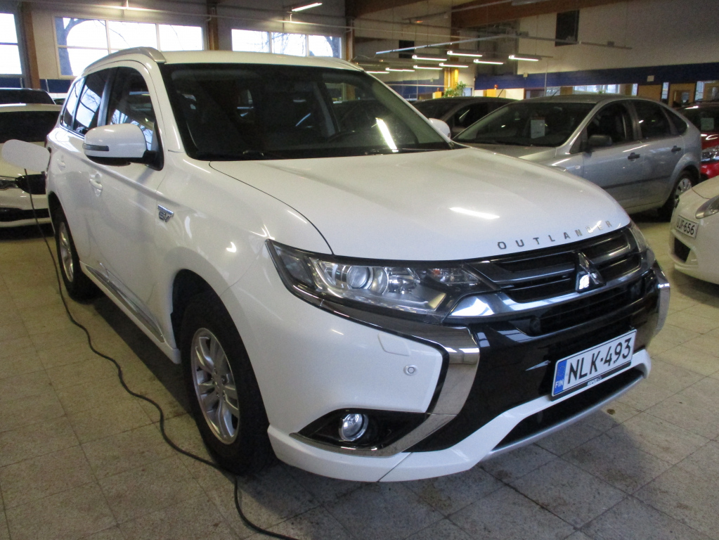 MITSUBISHI Outlander PHEV 2016
