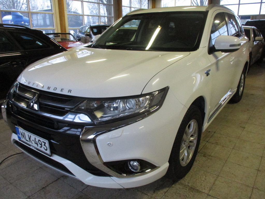 MITSUBISHI Outlander PHEV 2016