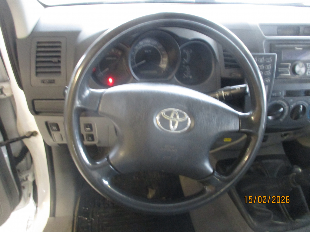 TOYOTA Hilux 2011