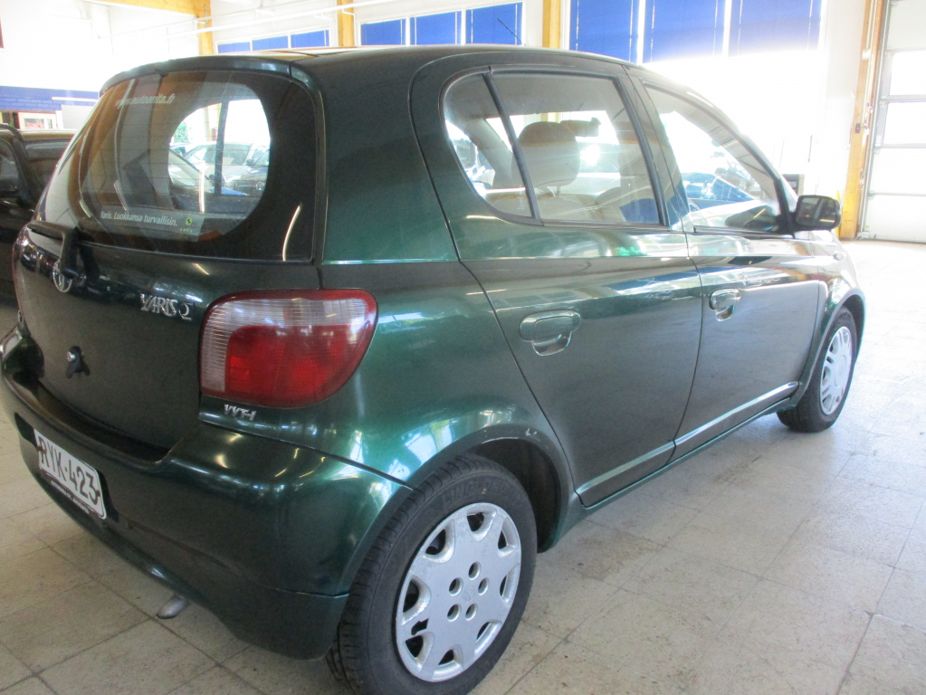 TOYOTA Yaris 2001