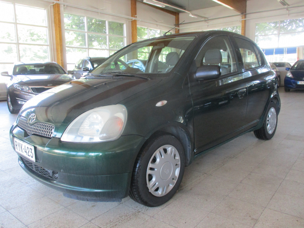 TOYOTA Yaris 2001