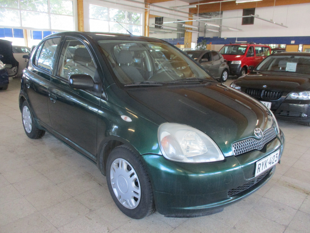 TOYOTA Yaris 2001