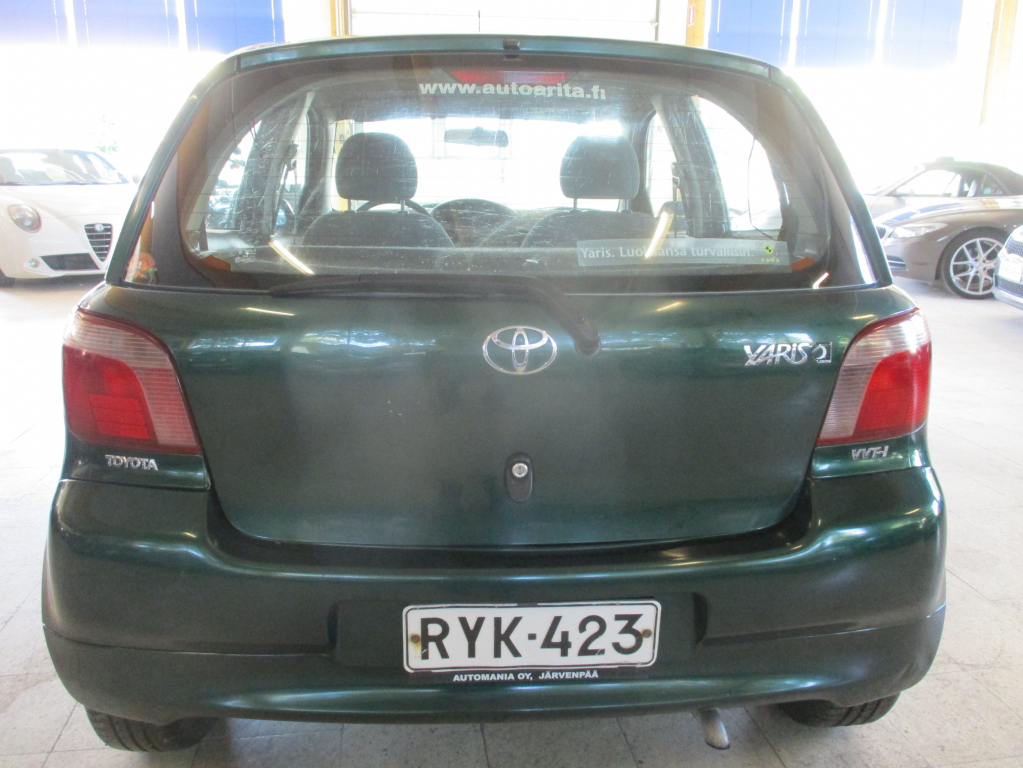 TOYOTA Yaris 2001