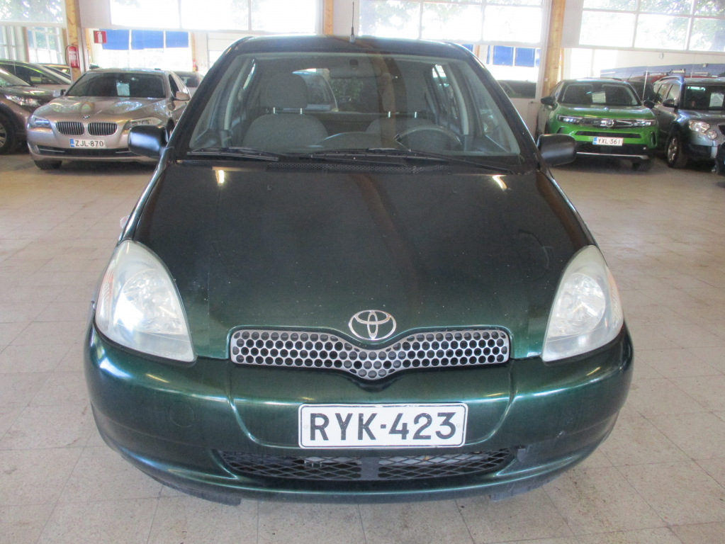 TOYOTA Yaris 2001
